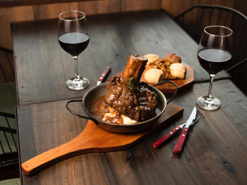 Sådan laver du en lækker og mør Osso buco – få opskriften her