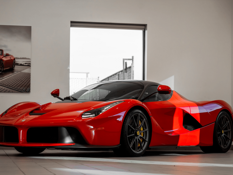 Opgrader din garage med den billigste Ferrari på markedet