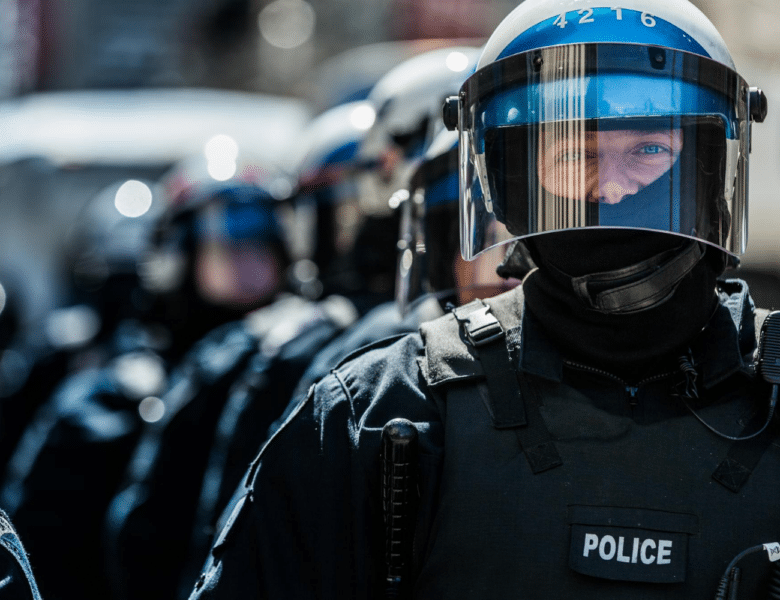 Hvad kræver det at blive politimand?