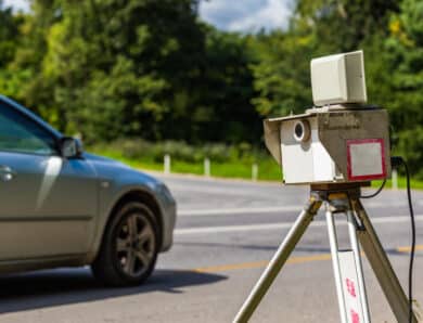 Trafikalarm test – Vælg den bedste trafikalarm og undgå fartbøder