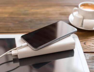 Hvor lang tid kan en powerbank holde?